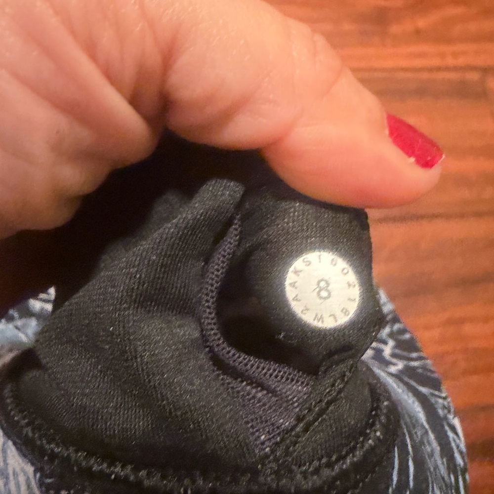 lululemon athletica Printed Strappy Sports Bra - Black & Light Blue - Picture 4 of 4